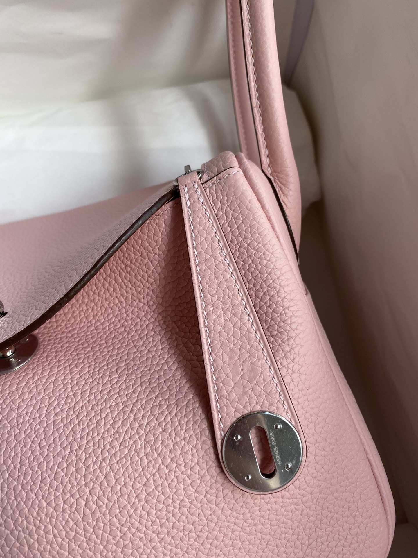 Hermes Lindy 30cm Handbag Shoulder Bag In Pink Clemence Leather